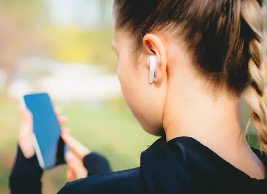 lær hvordan du tilbakestiller airPods med noen få enkle trinn