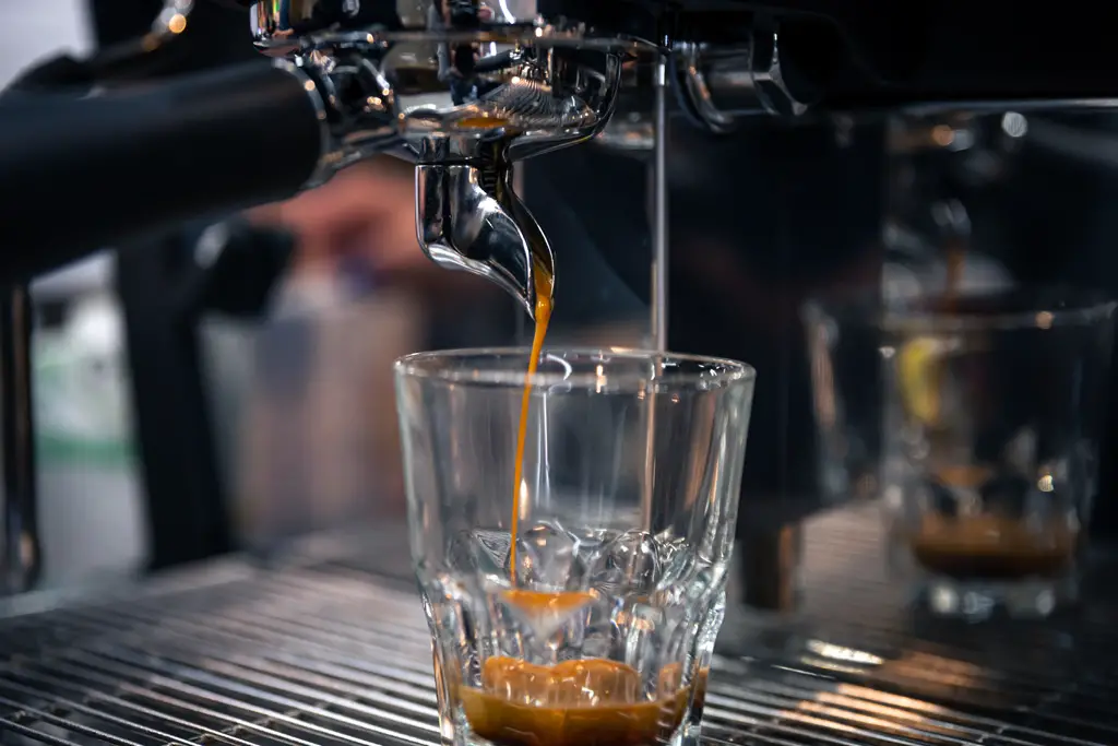 få en god start på morgenen med en fersk kopp kaffe fra kaffemaskiner av topp kvalitet