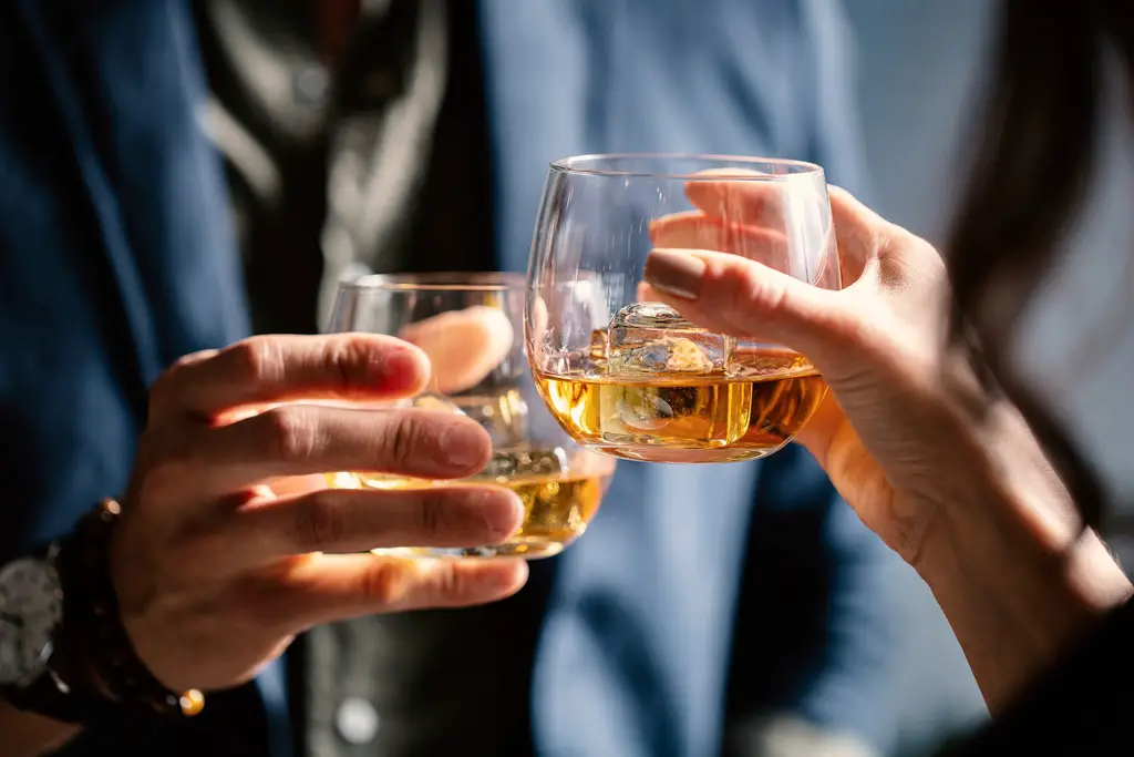 cognacglass beste i test den perfekte gaven til konjakkelskeren i livet ditt cognacglass